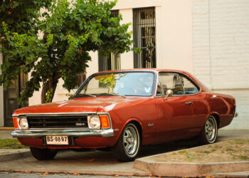 Carros antigos que ainda são sonho de consumo: os clássicos mais desejados