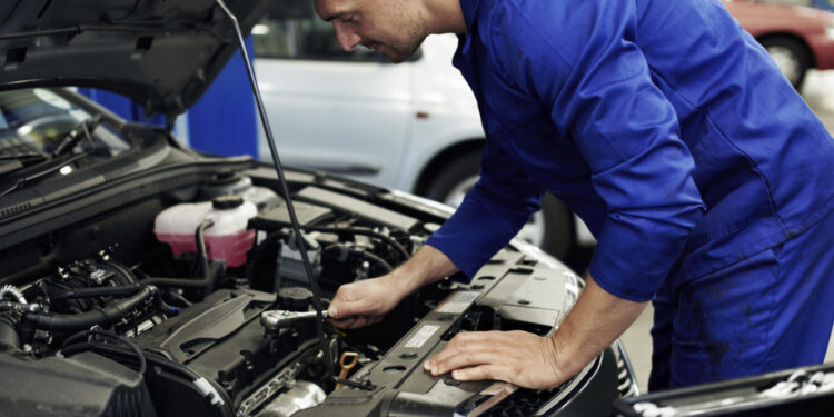 5 Sinais de que o Seu Carro Exige Manutenção Imediata